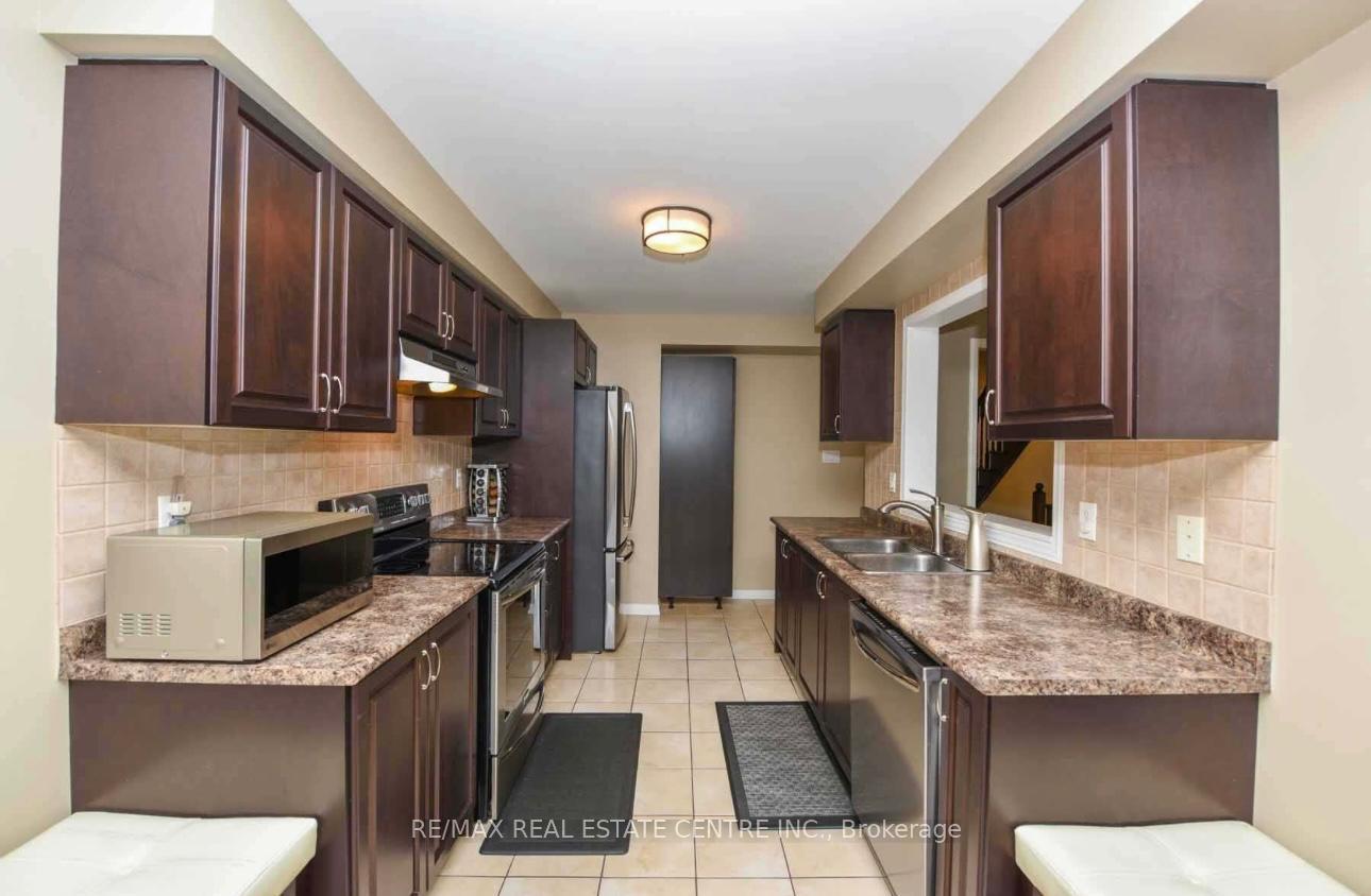 Photo 13 of 96 Burnstown Circle, Brampton, Brampton East — HOMEH