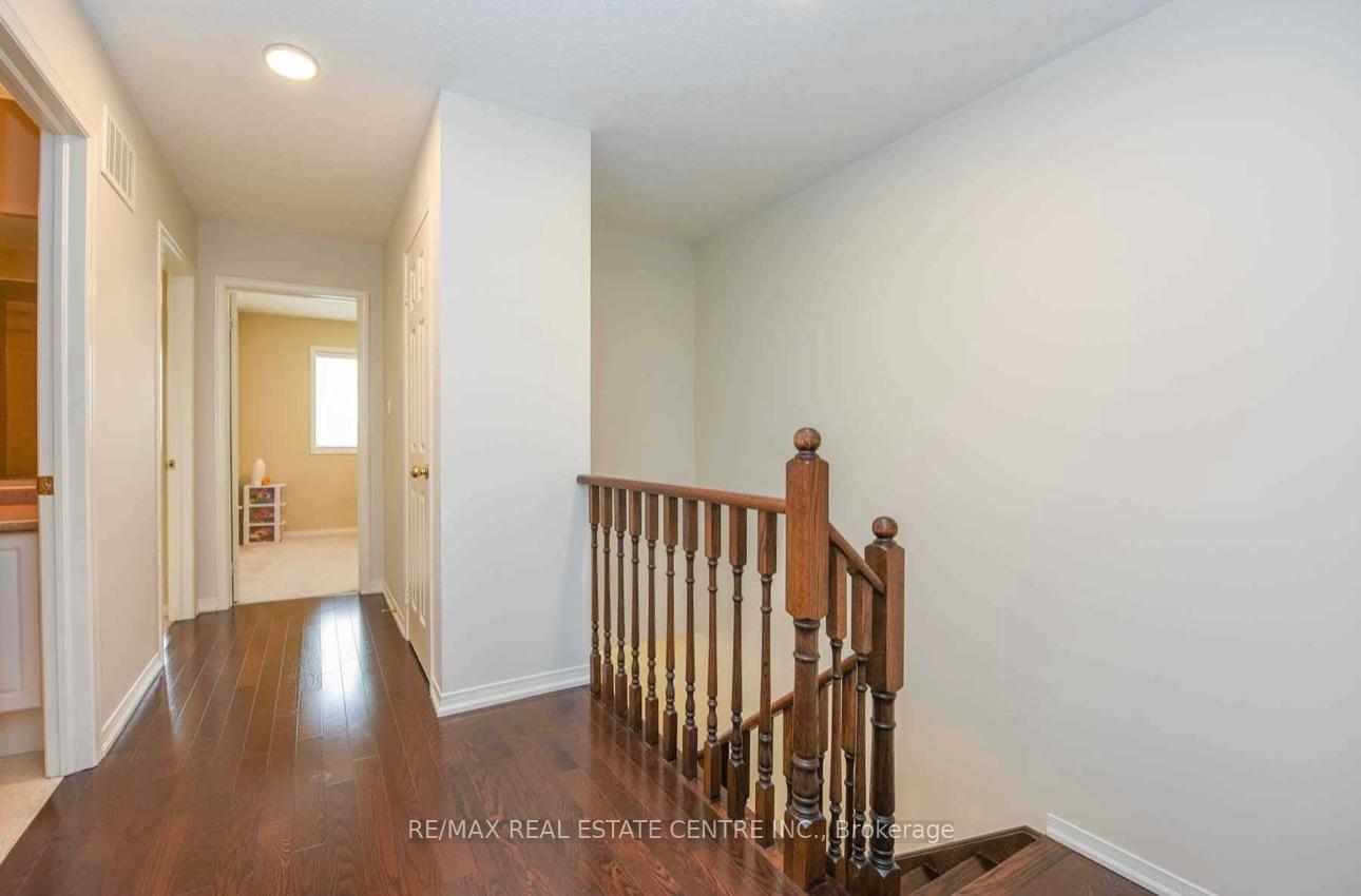 Photo 8 of 96 Burnstown Circle, Brampton, Brampton East — HOMEH