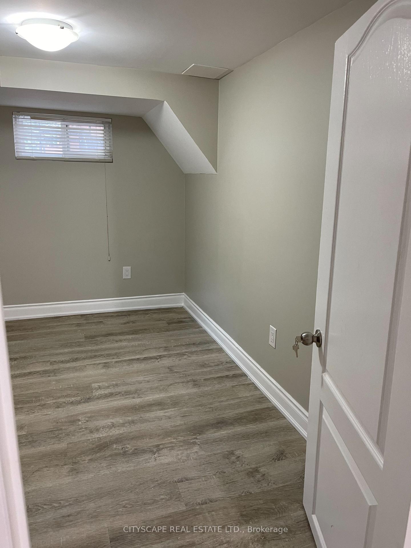 Photo 3 of Unit Bsmt, 31 Hurricane Avenue, Vaughan, West Woodbridge — HOMEH