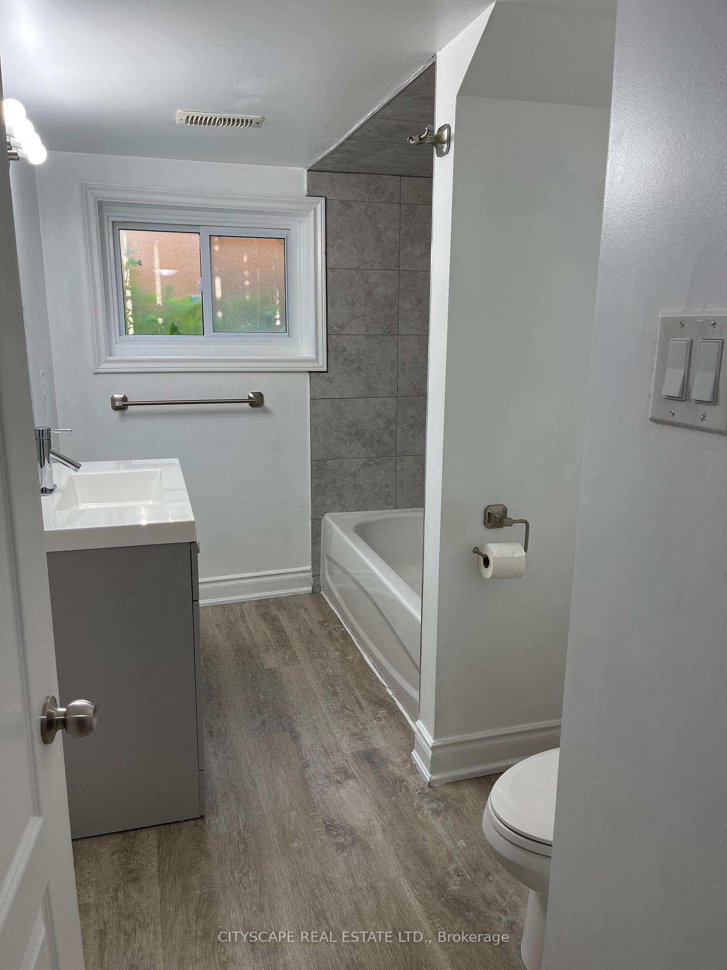 Photo 6 of Unit Bsmt, 31 Hurricane Avenue, Vaughan, West Woodbridge — HOMEH