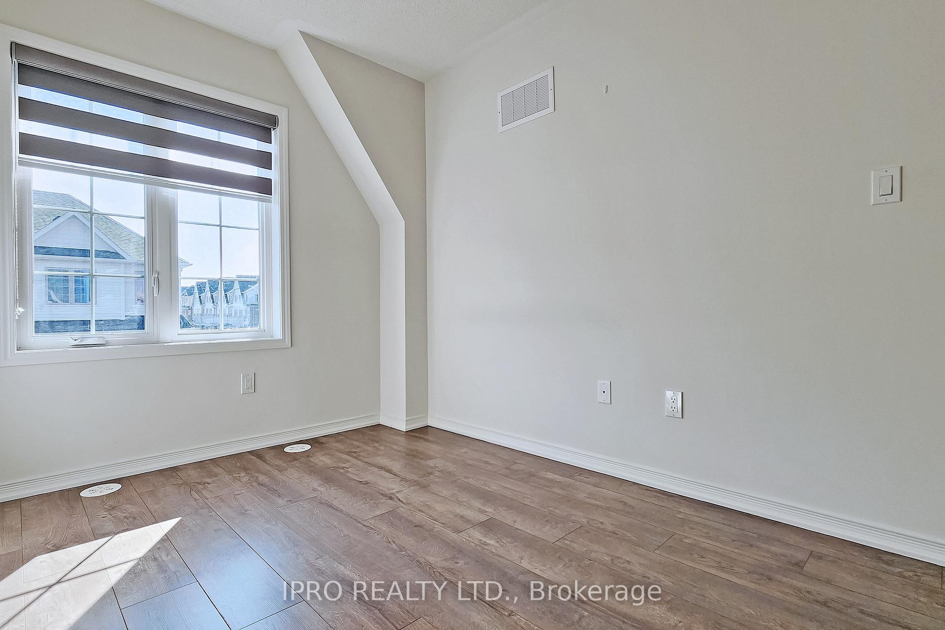 Photo 32 of Unit 114, 2550 Barbarolli Path, Oshawa, Windfields — HOMEH