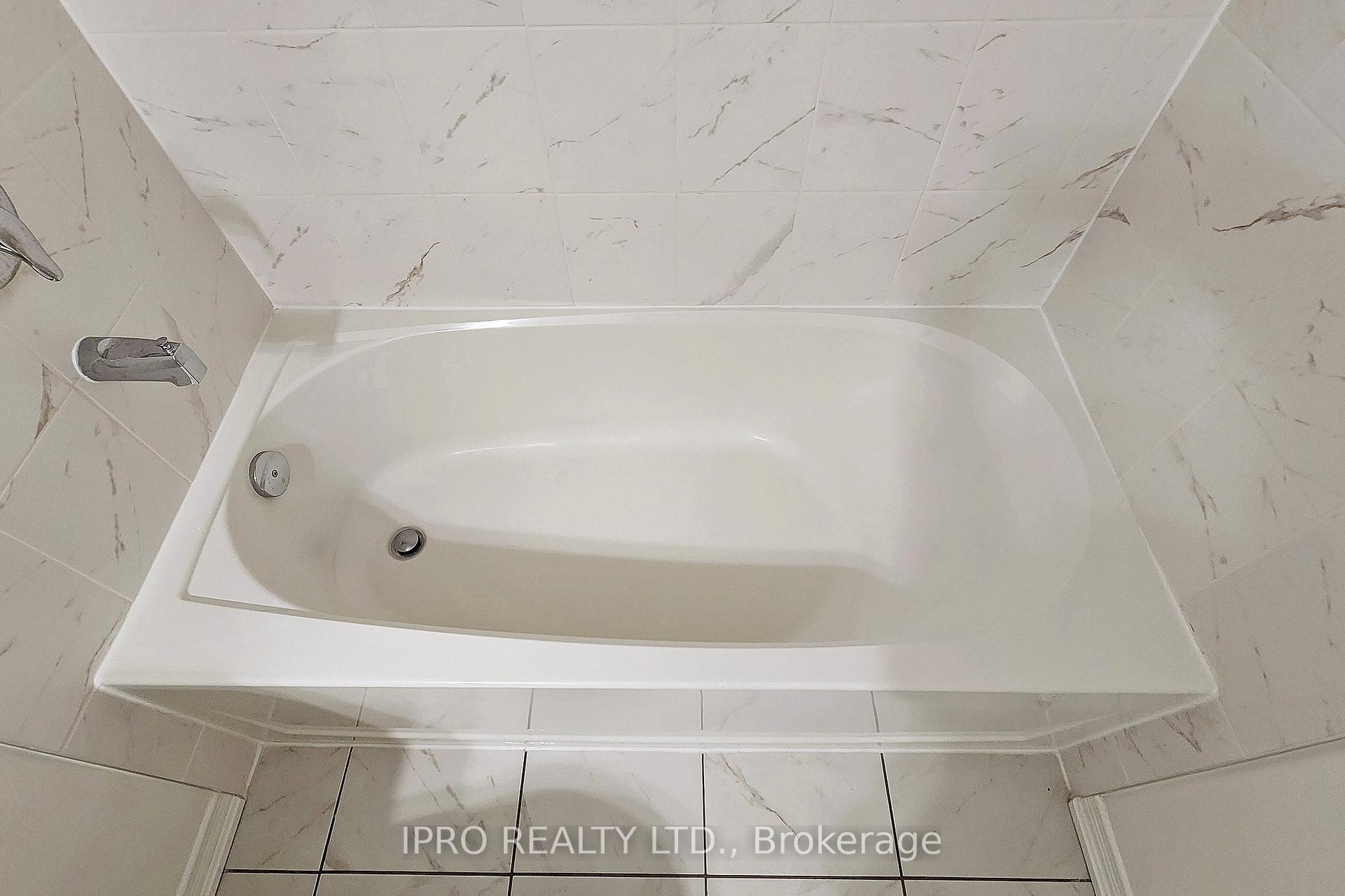 Photo 34 of Unit 114, 2550 Barbarolli Path, Oshawa, Windfields — HOMEH