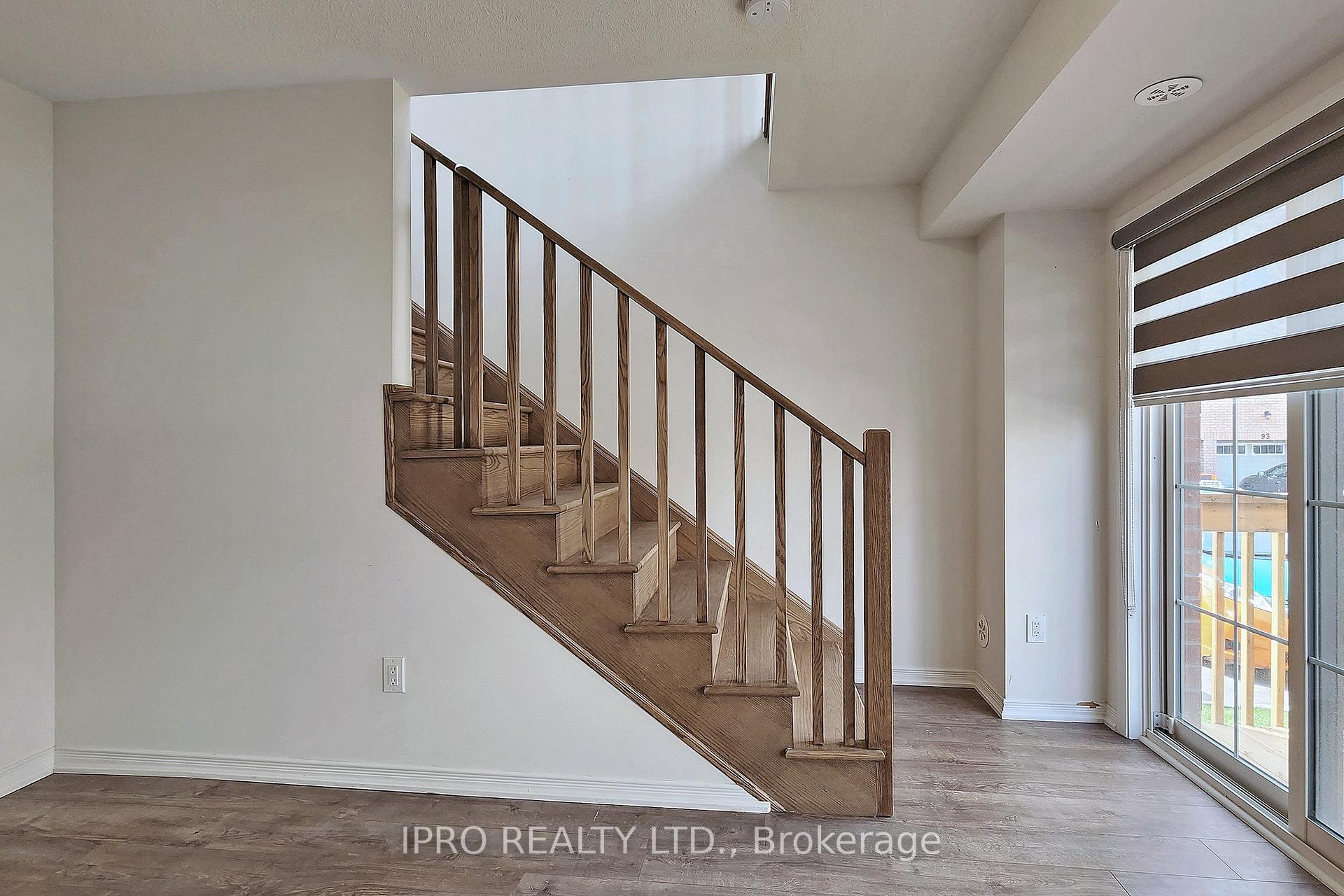 Photo 38 of Unit 114, 2550 Barbarolli Path, Oshawa, Windfields — HOMEH