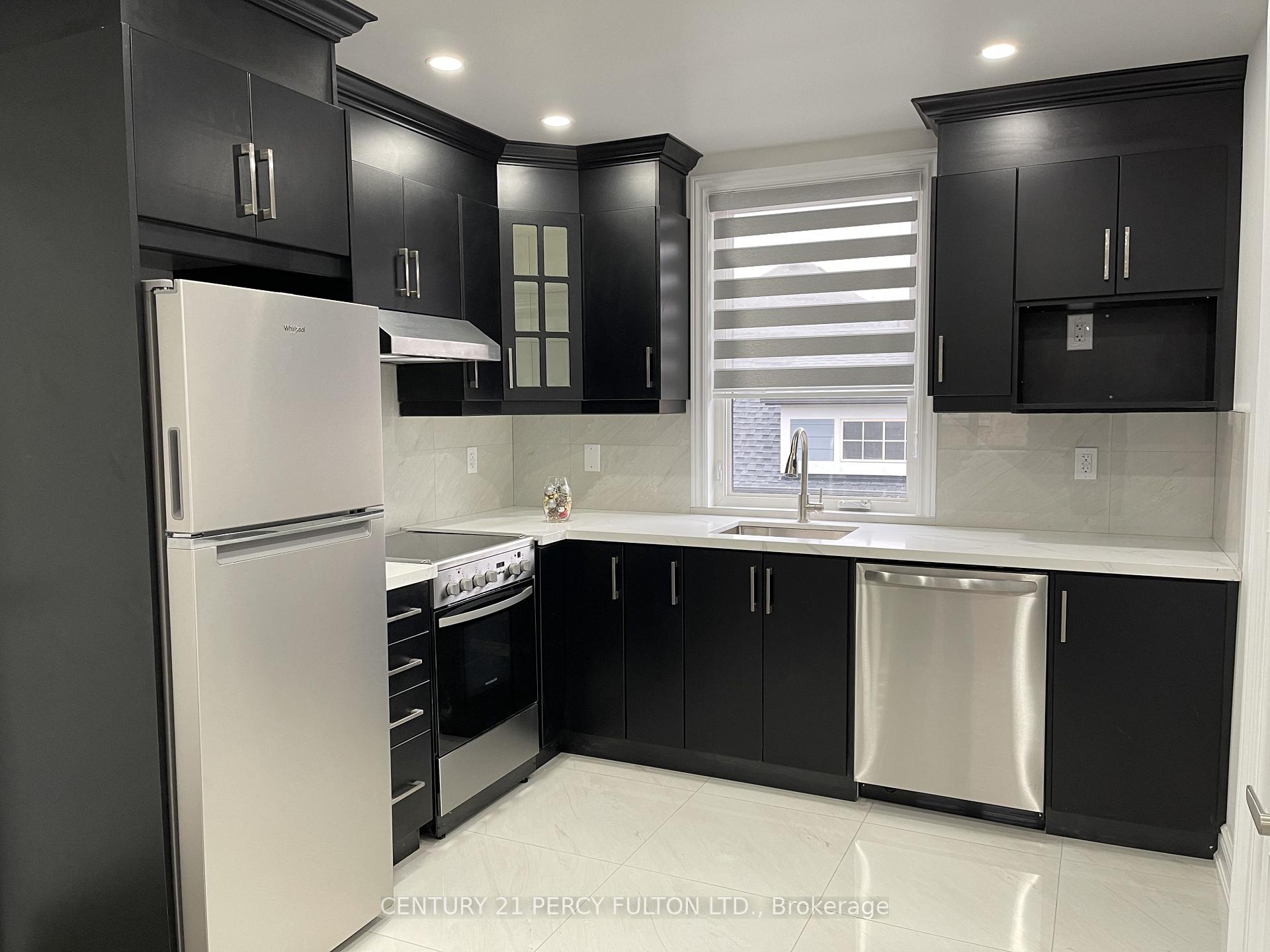 Photo 2 of Unit Coach, 530 Country Glen, Markham, Cornell — HOMEH