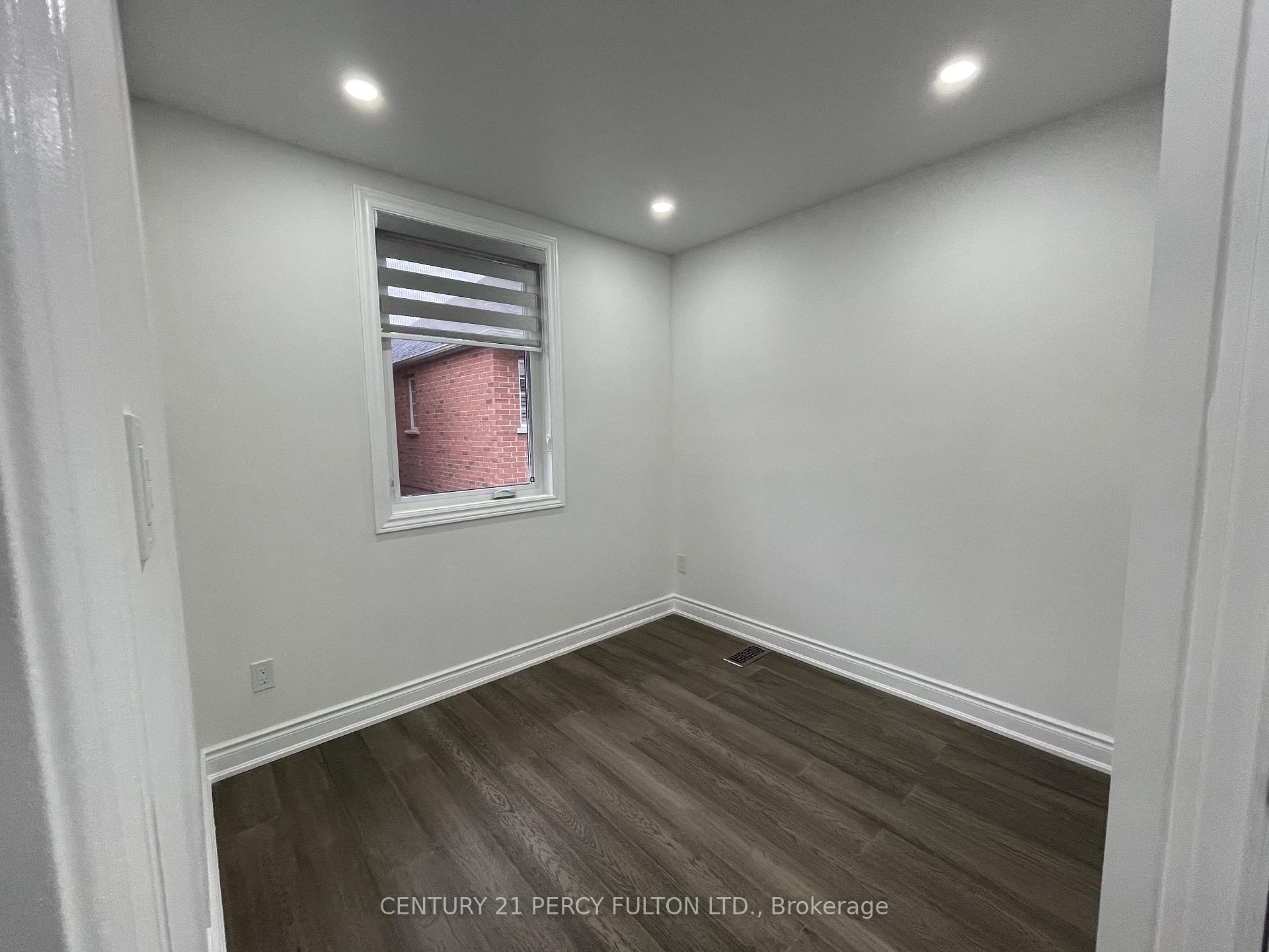 Photo 16 of Unit Coach, 530 Country Glen, Markham, Cornell — HOMEH