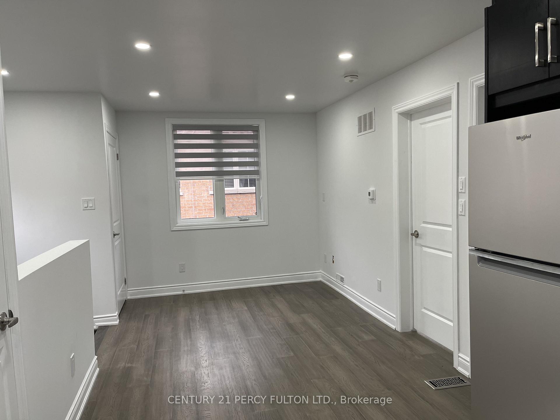 Photo 9 of Unit Coach, 530 Country Glen, Markham, Cornell — HOMEH