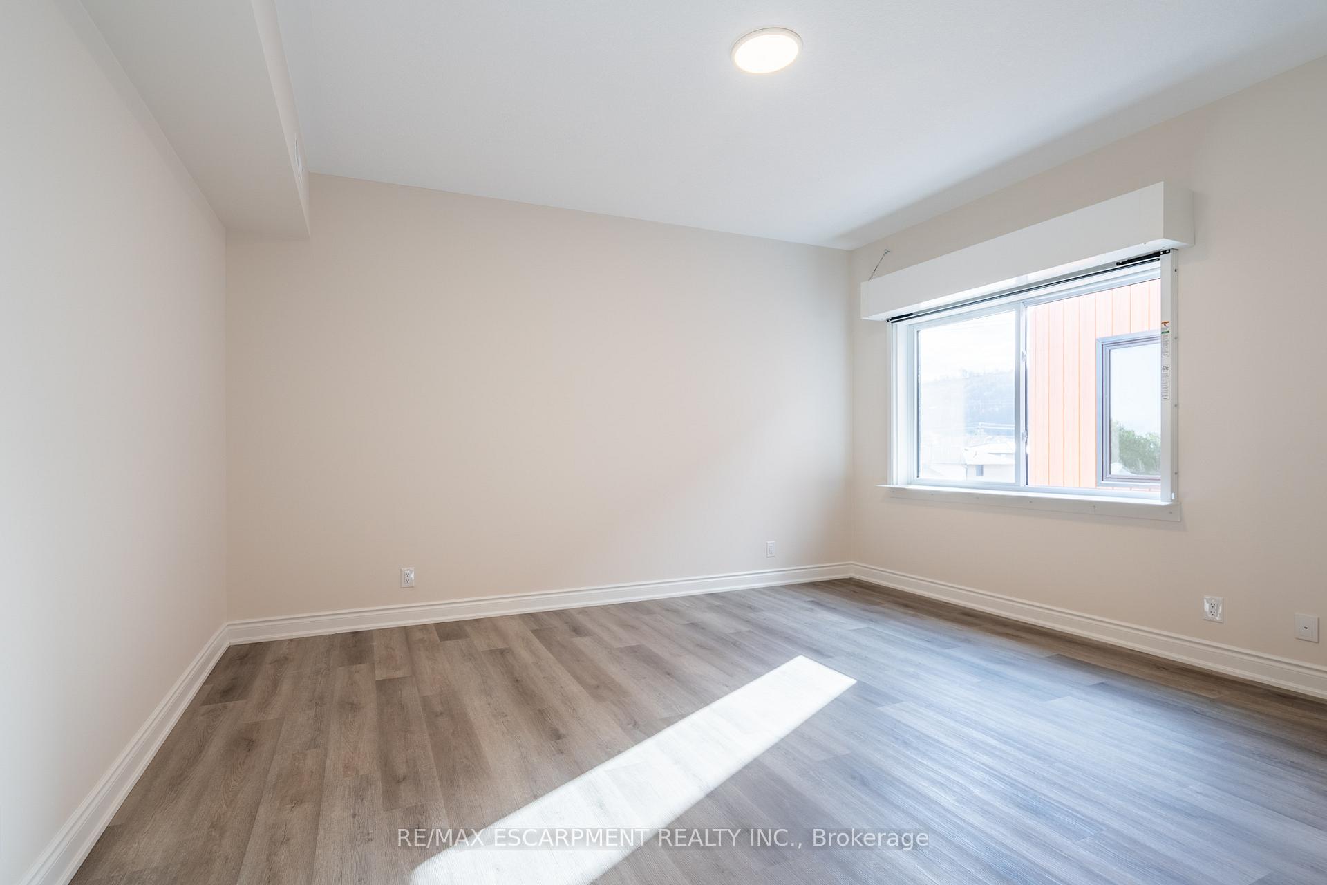 Photo 5 of Unit 304, 259 King Street E, Hamilton, Stoney Creek — HOMEH