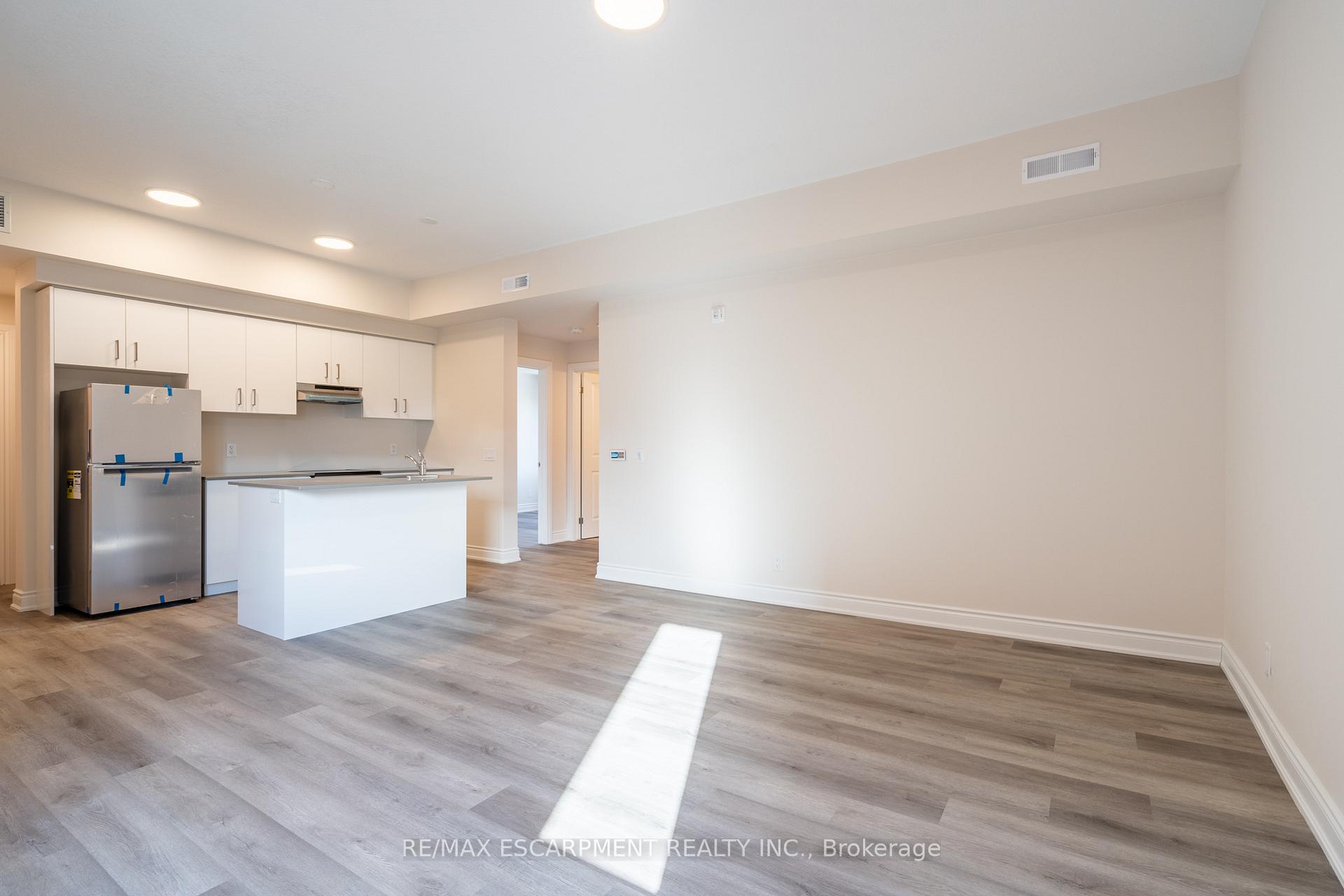 Photo 7 of Unit 304, 259 King Street E, Hamilton, Stoney Creek — HOMEH