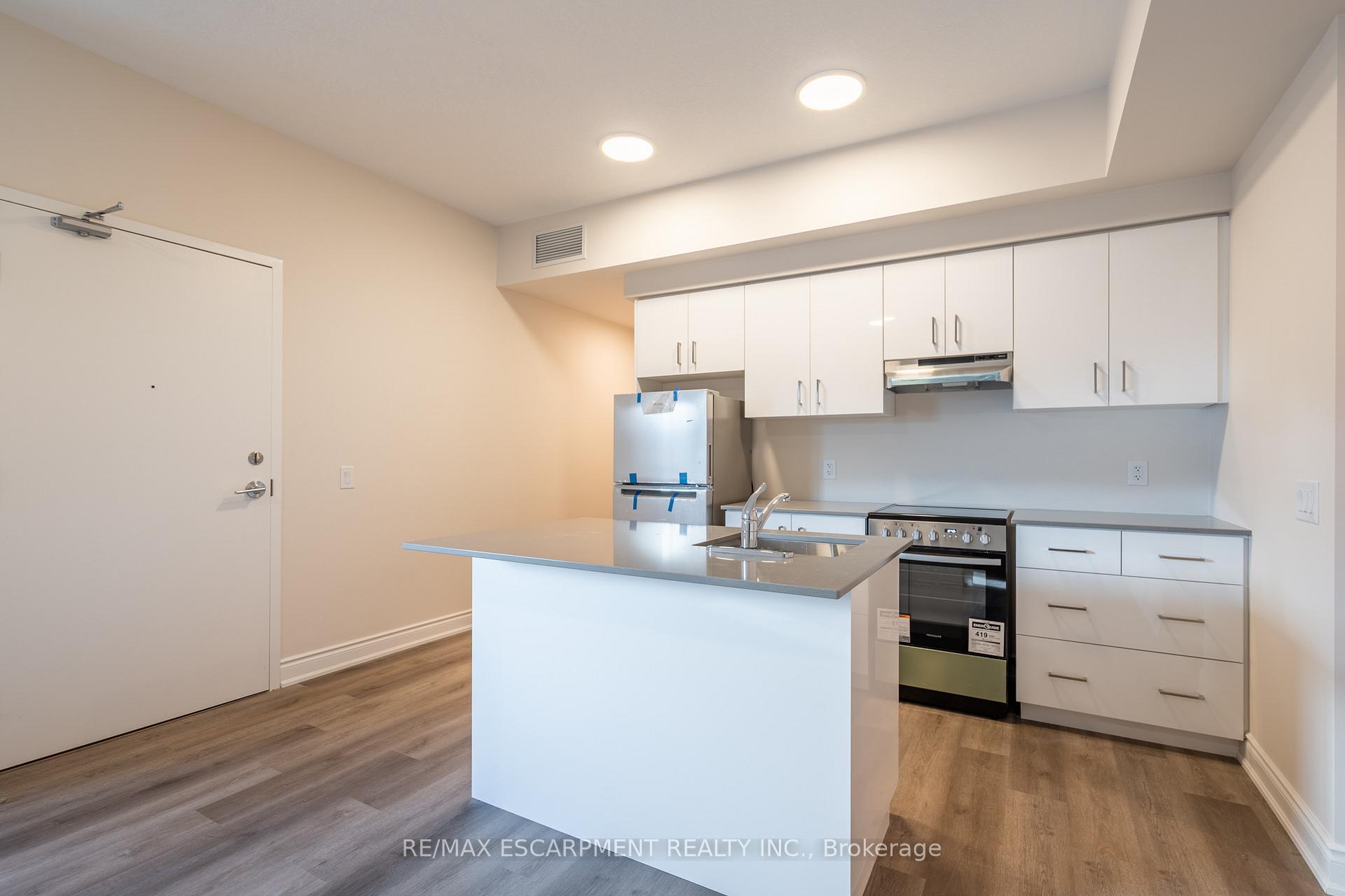 Photo 8 of Unit 304, 259 King Street E, Hamilton, Stoney Creek — HOMEH