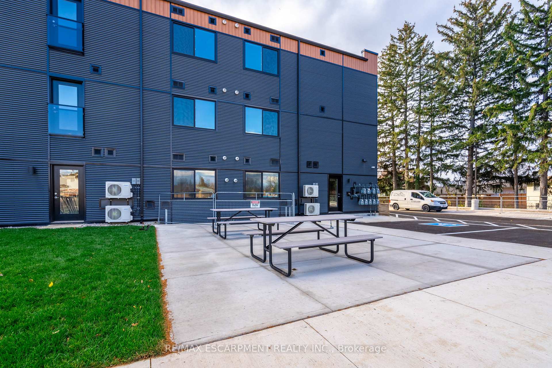Photo 23 of Unit 304, 259 King Street E, Hamilton, Stoney Creek — HOMEH