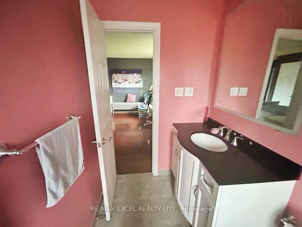 Photo 3 of Unit 2nd Floor, 7 Lincoln Place, Markham, Markville — HOMEH