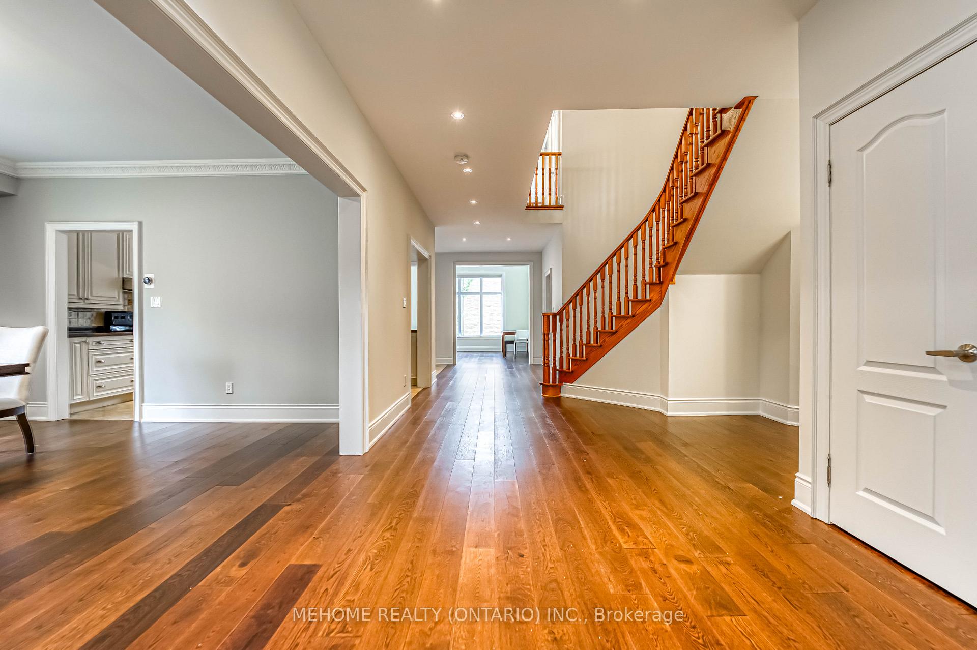Photo 2 of 15 Warden Woods Court, Markham, Cachet — HOMEH