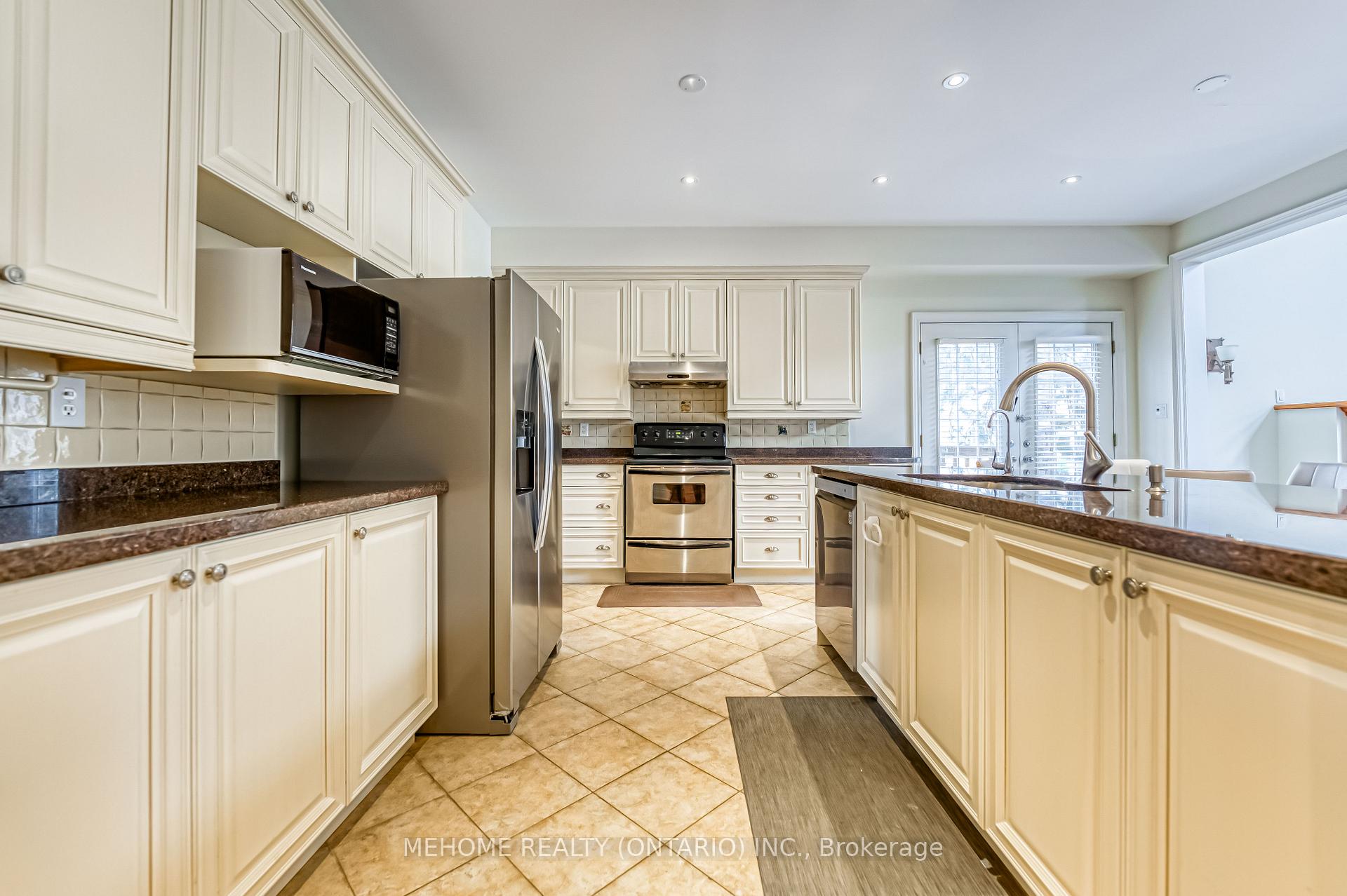 Photo 10 of 15 Warden Woods Court, Markham, Cachet — HOMEH