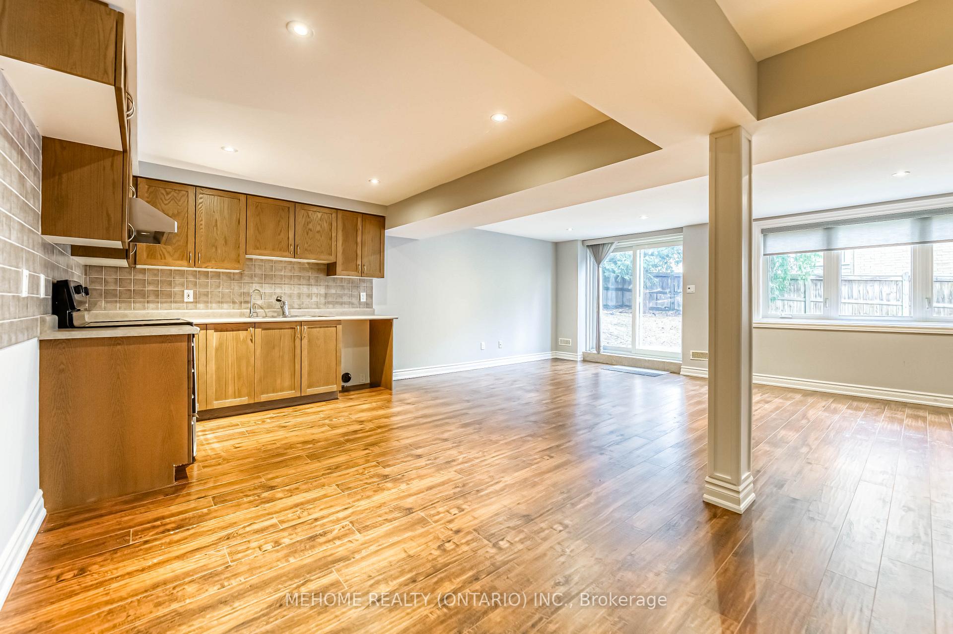 Photo 16 of 15 Warden Woods Court, Markham, Cachet — HOMEH