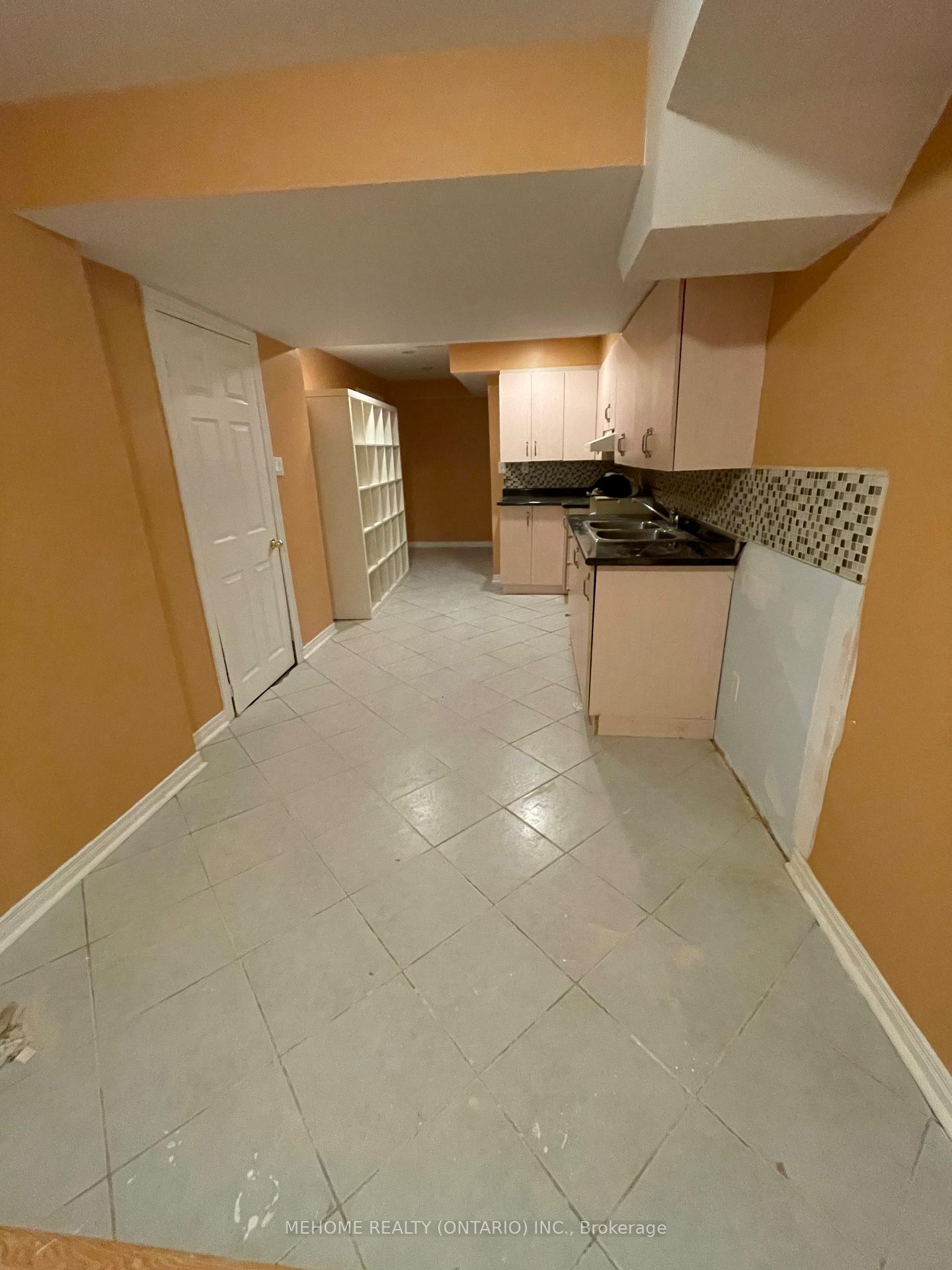 Photo 8 of Unit Bsmt, 7 Stern Gate, Vaughan, Vellore Village — HOMEH