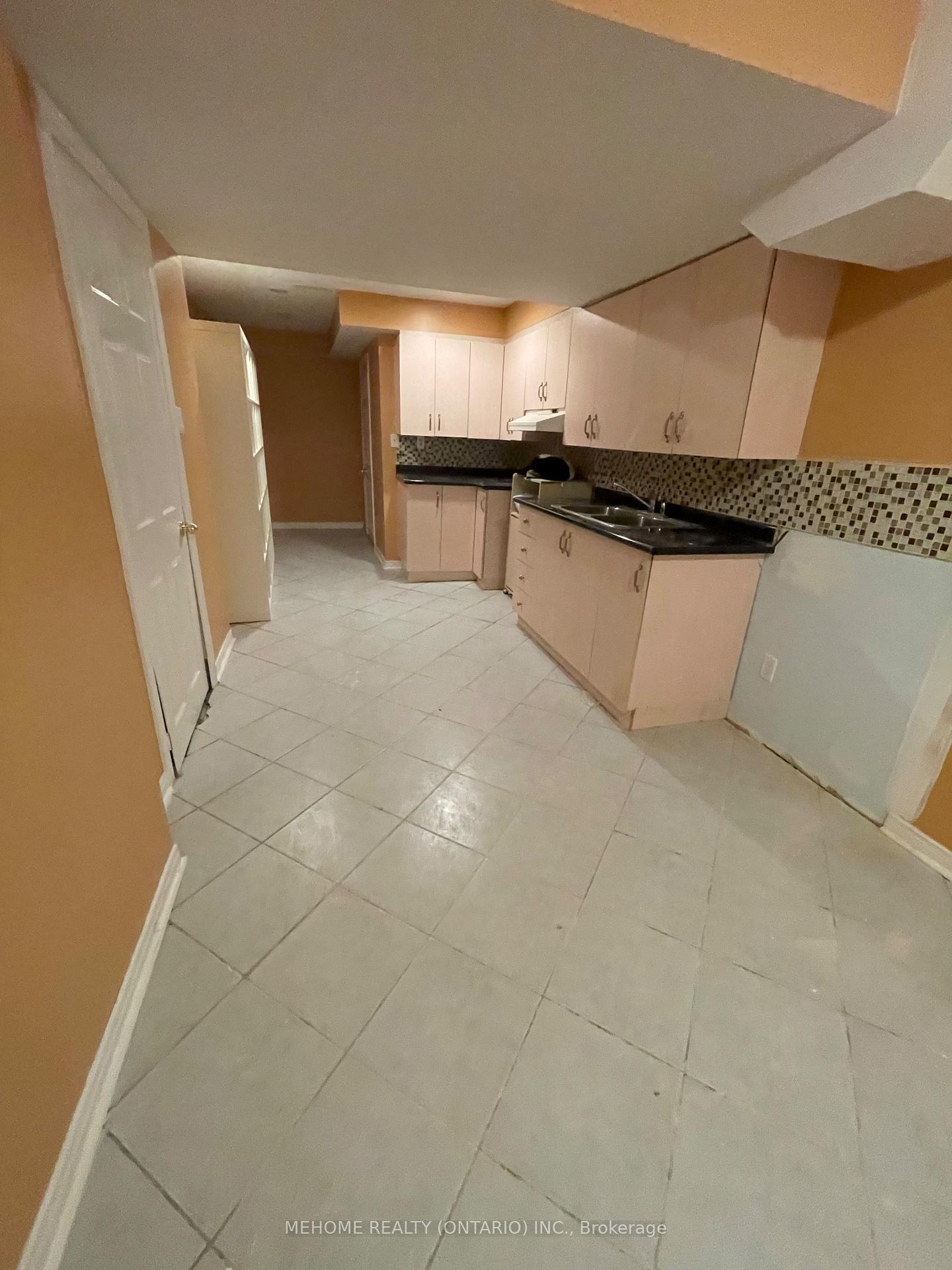 Photo 6 of Unit Bsmt, 7 Stern Gate, Vaughan, Vellore Village — HOMEH