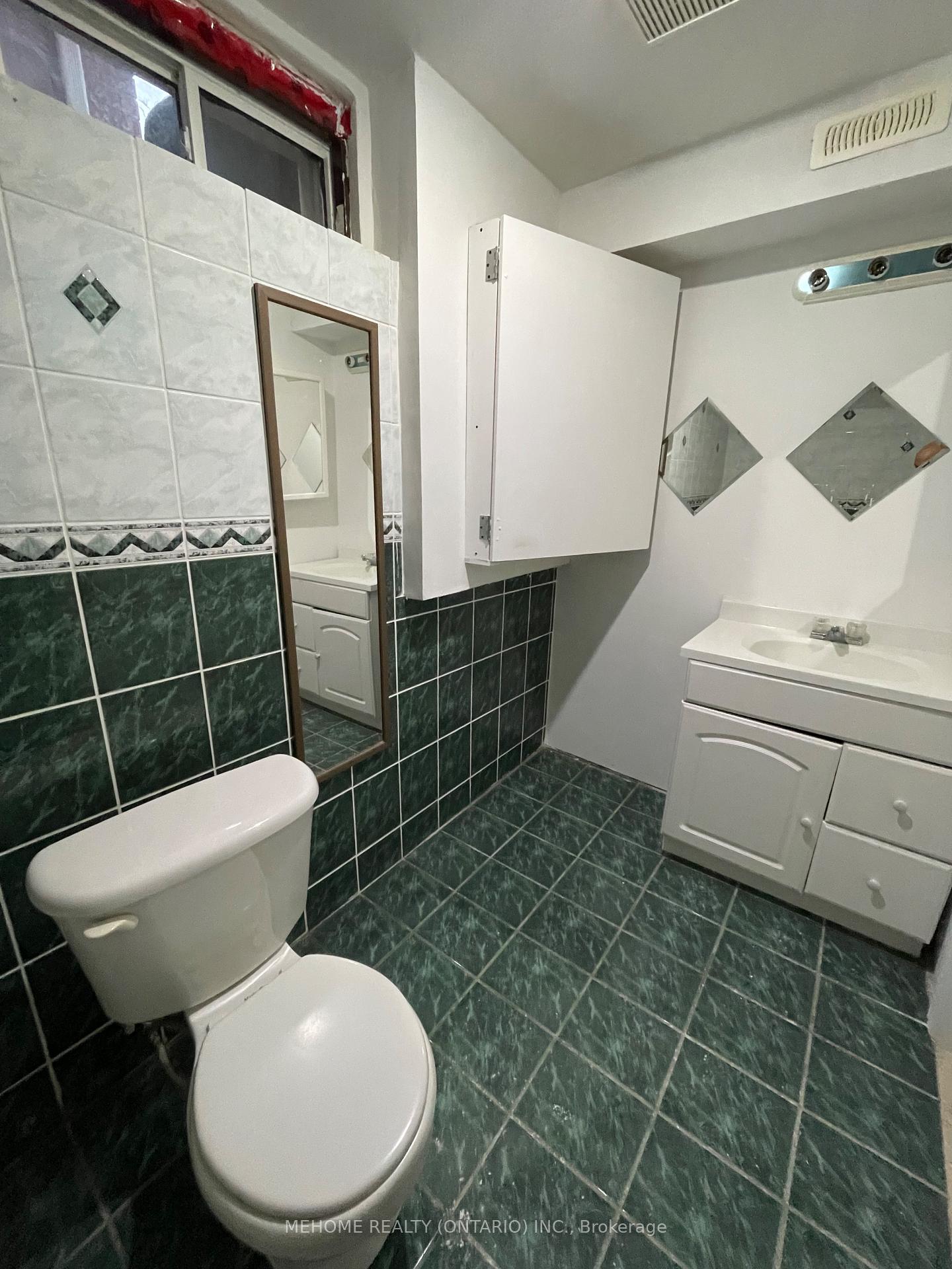 Photo 7 of Unit Bsmt, 7 Stern Gate, Vaughan, Vellore Village — HOMEH