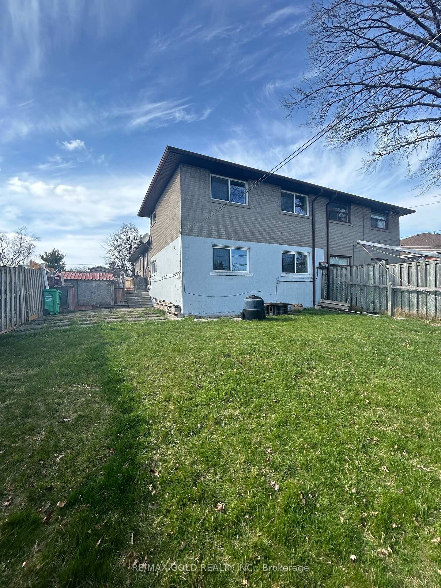 Photo 20 of 19 Argyle Crescent S, Brampton, Avondale — HOMEH