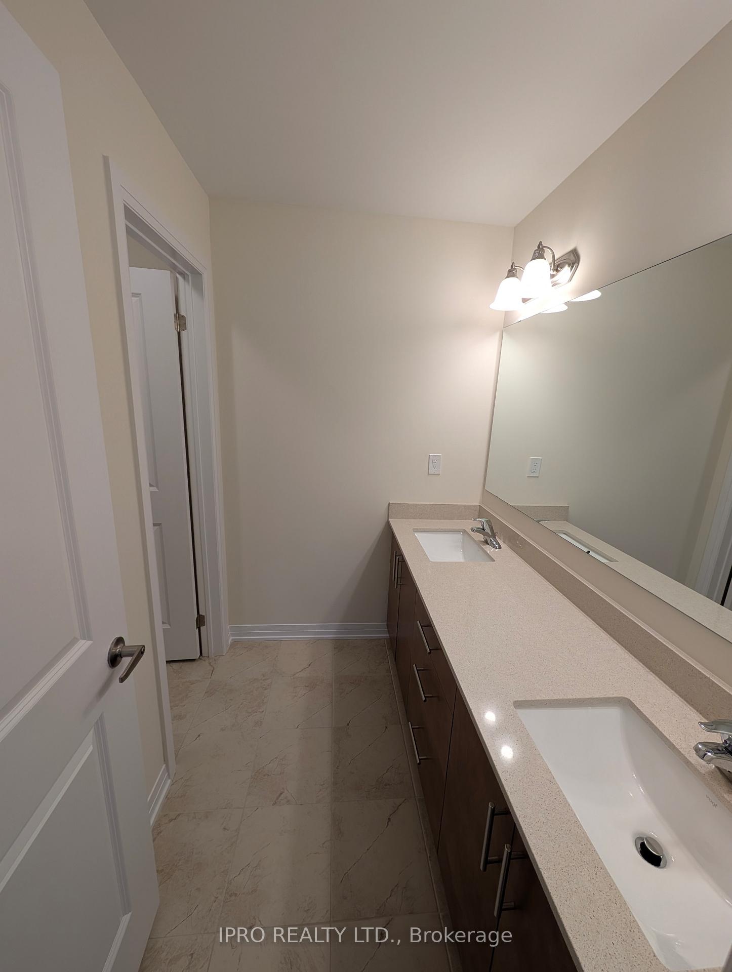 Photo 4 of 127 Allway Road, Grimsby, Grimsby Escarpment — HOMEH