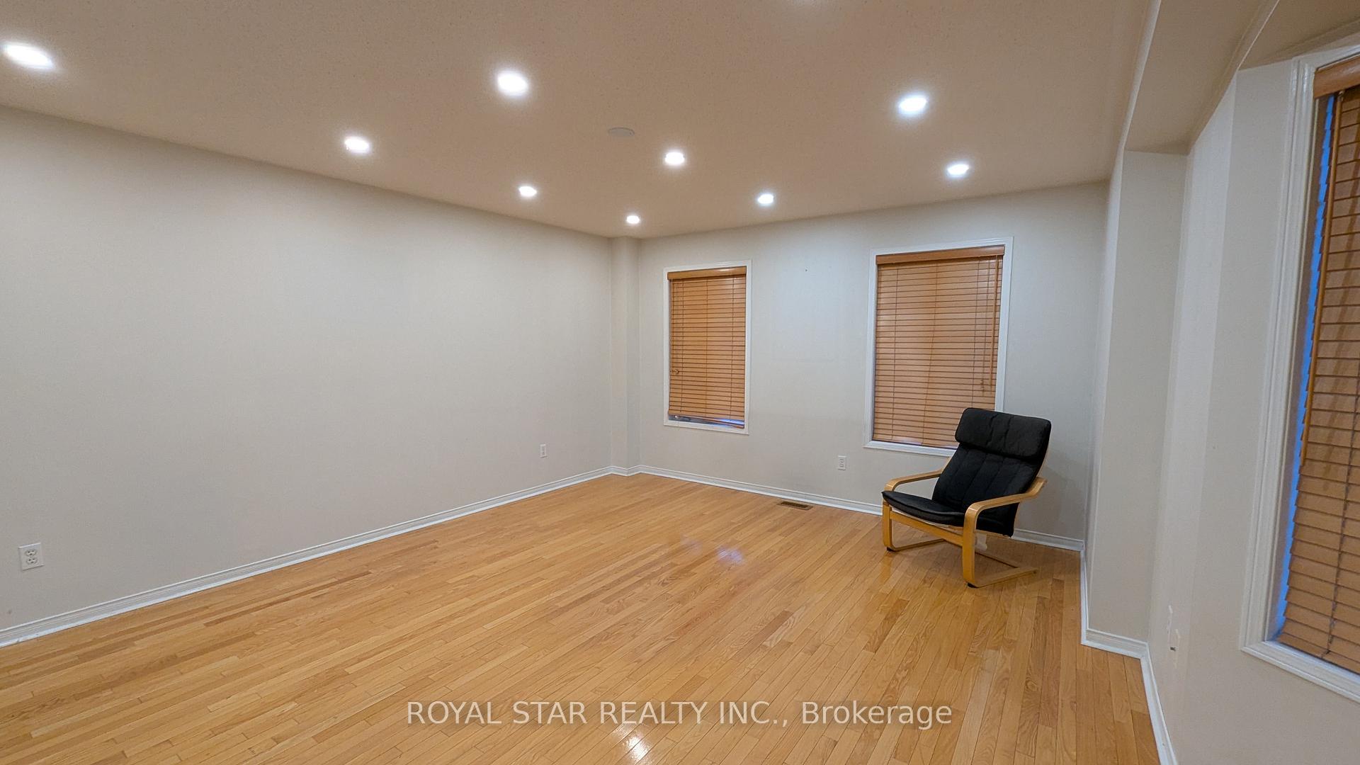 Photo 18 of 3 Harwood Road, Brampton, Fletcher's Meadow — HOMEH