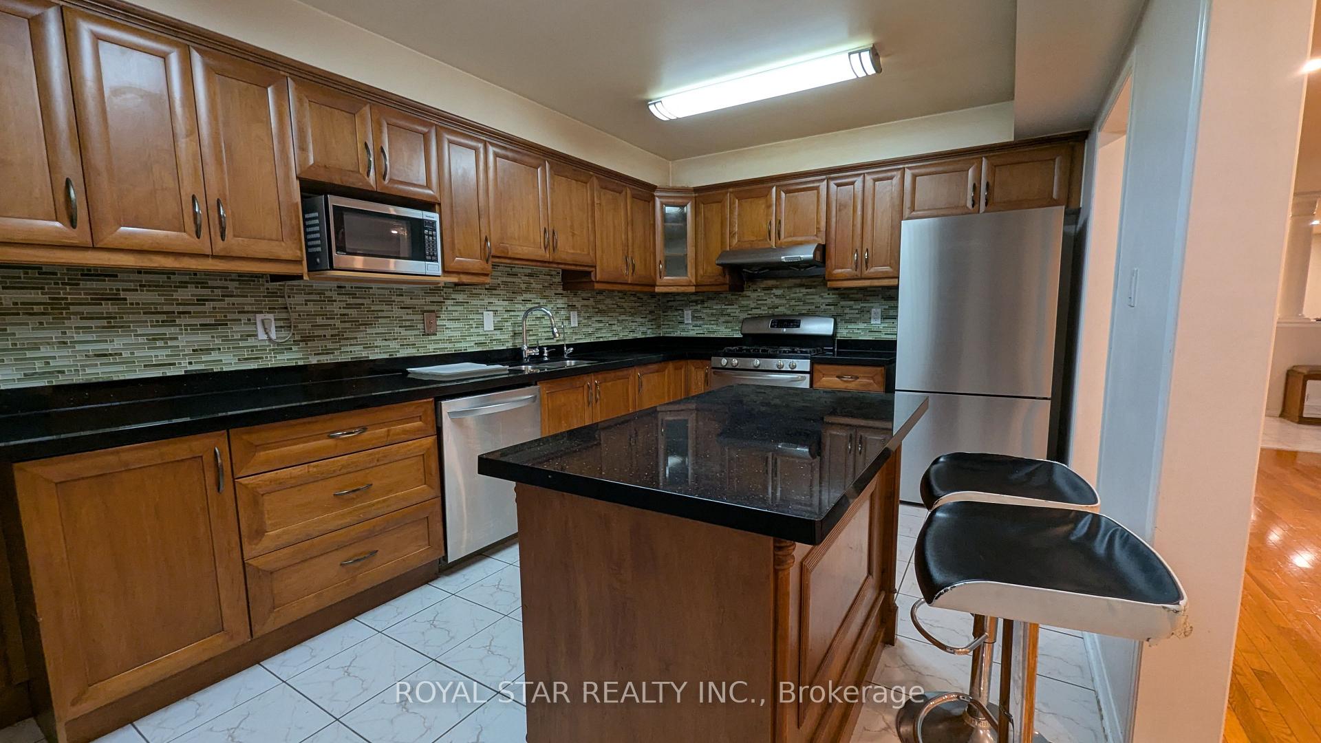 Photo 17 of 3 Harwood Road, Brampton, Fletcher's Meadow — HOMEH