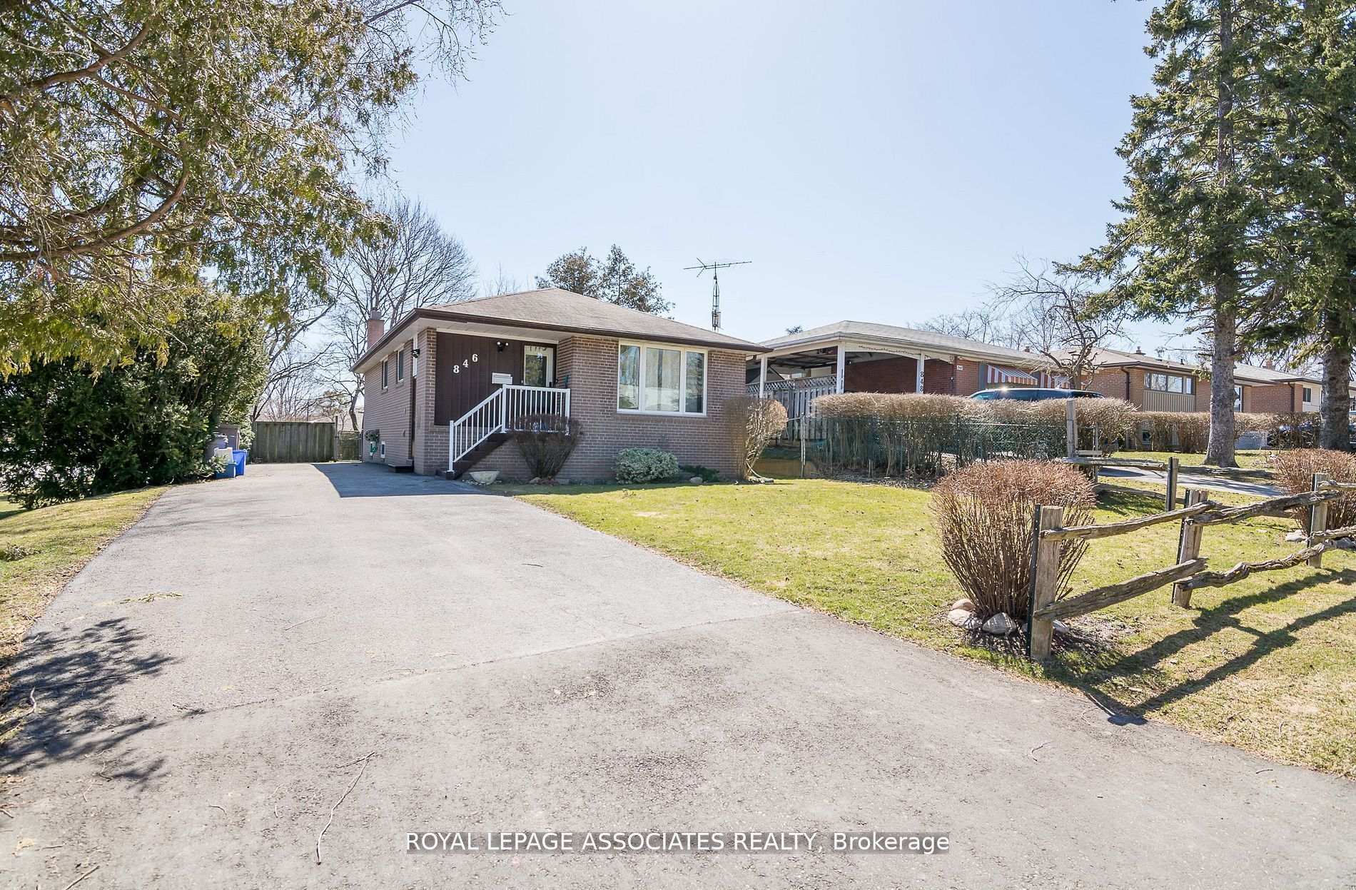 Photo 1 of Unit Main Floor, 846 Antonio Street, Pickering, Bay Ridges — HOMEH