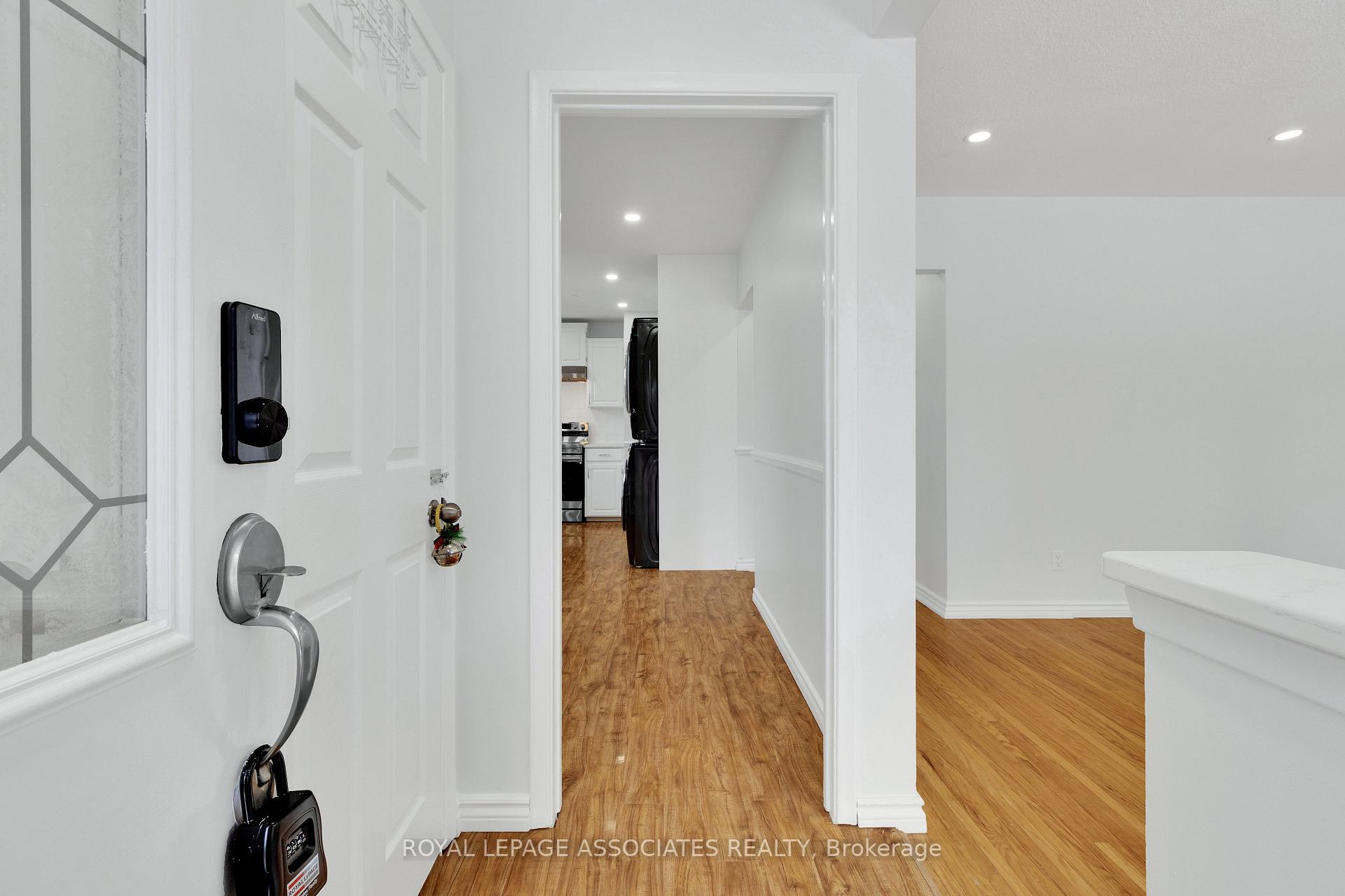 Photo 5 of Unit Main Floor, 846 Antonio Street, Pickering, Bay Ridges — HOMEH