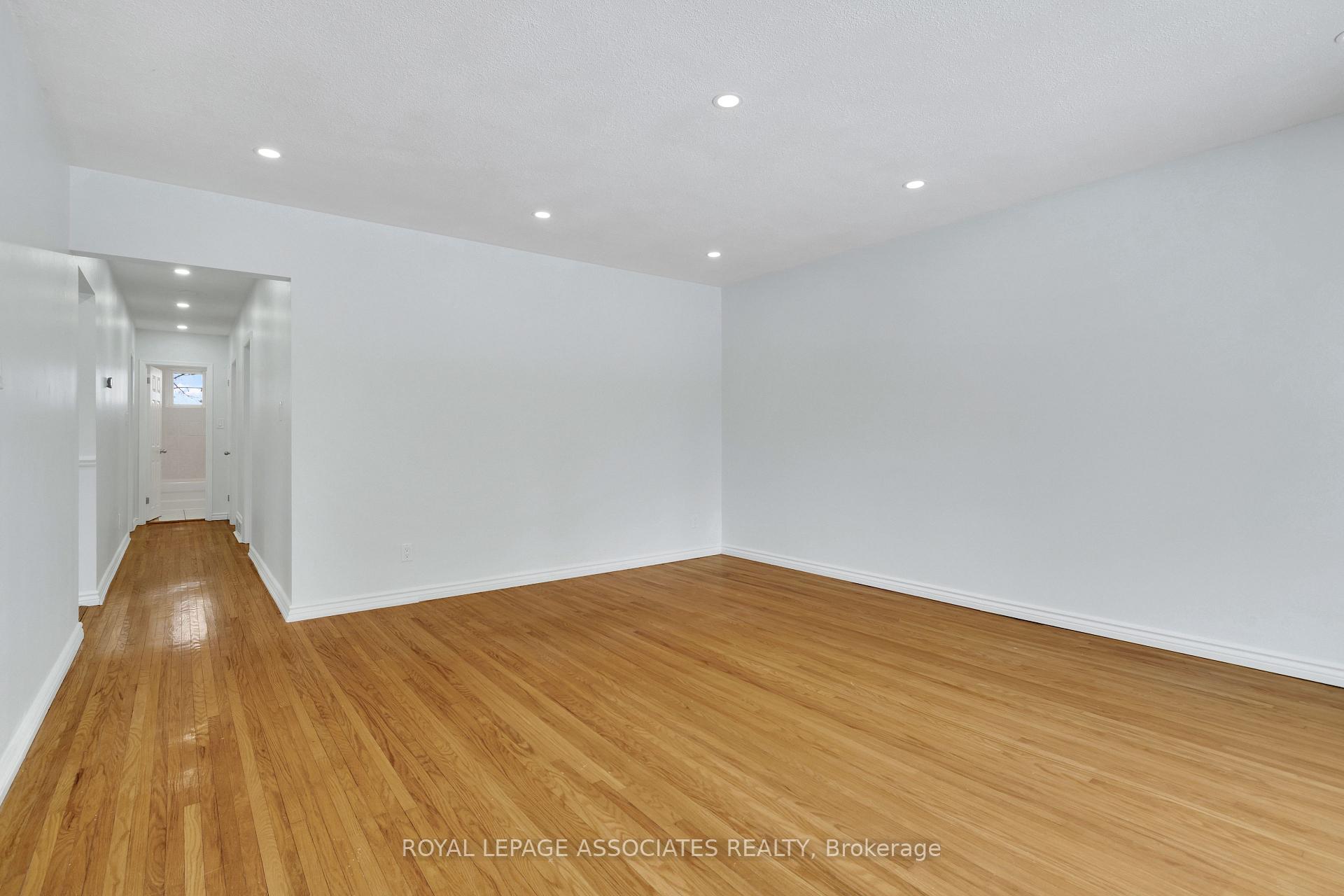 Photo 3 of Unit Main Floor, 846 Antonio Street, Pickering, Bay Ridges — HOMEH