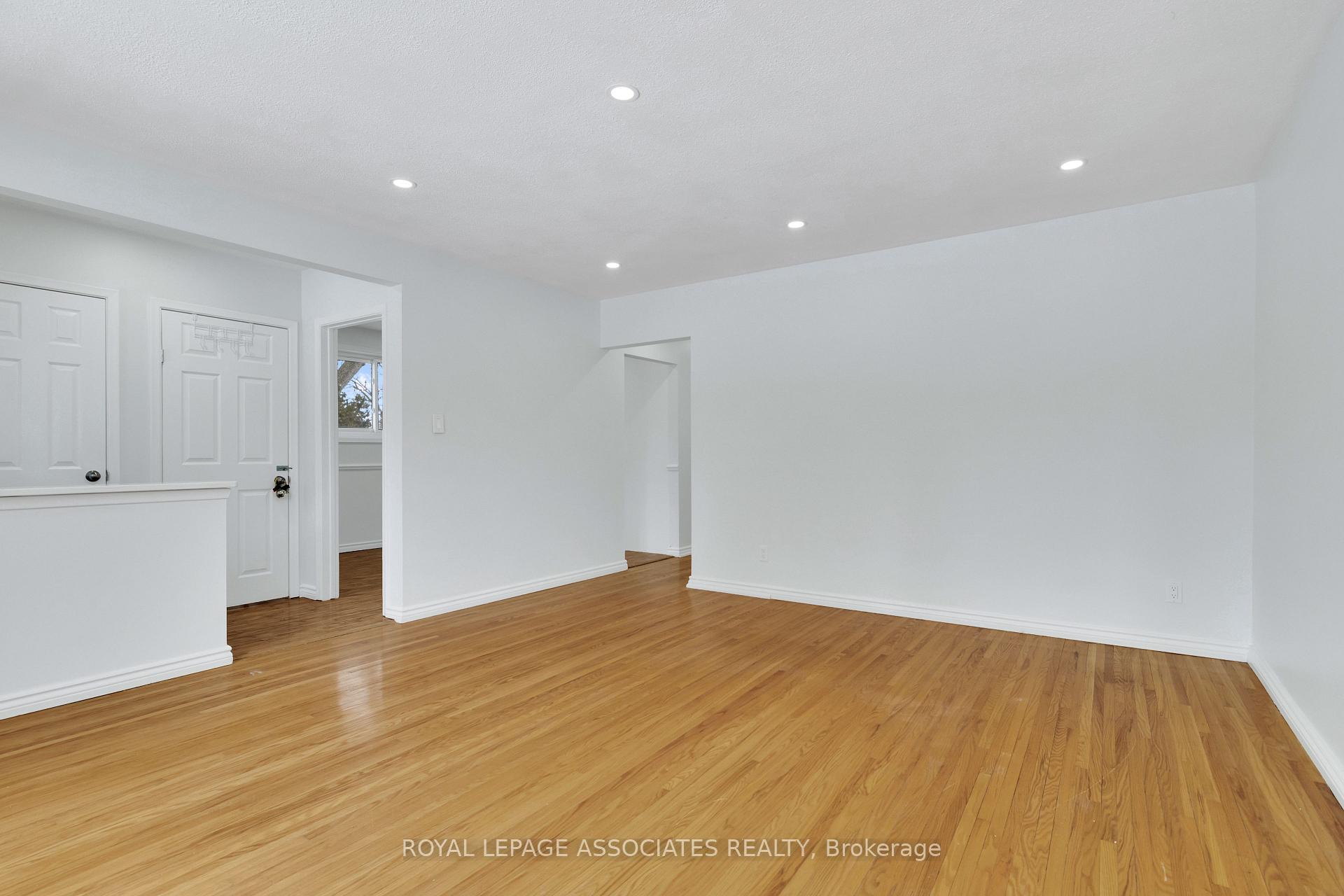 Photo 11 of Unit Main Floor, 846 Antonio Street, Pickering, Bay Ridges — HOMEH
