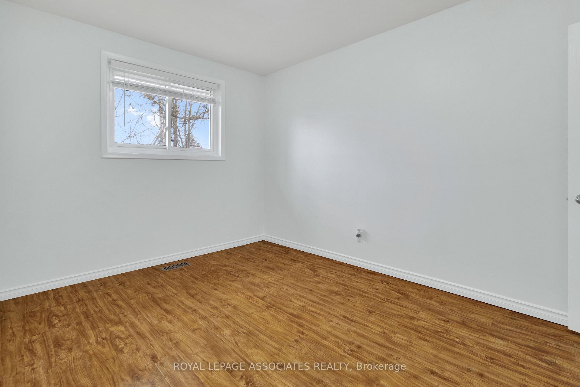 Photo 14 of Unit Main Floor, 846 Antonio Street, Pickering, Bay Ridges — HOMEH