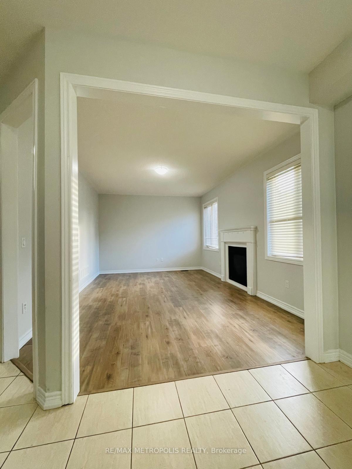 Photo 4 of 10 Barchard Street, Clarington, Newcastle — HOMEH