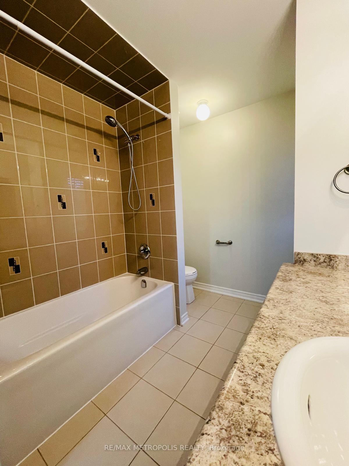 Photo 14 of 10 Barchard Street, Clarington, Newcastle — HOMEH