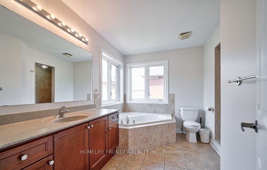 Photo 12 of 8 Campi Road, Vaughan, Vellore Village — HOMEH