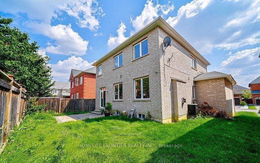 Photo 16 of 8 Campi Road, Vaughan, Vellore Village — HOMEH