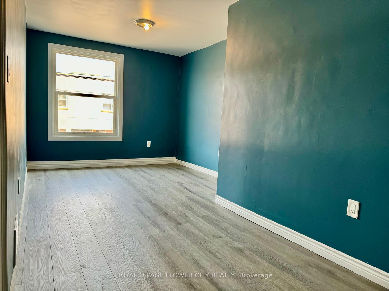 Photo 11 of Unit 106, 910 Barton Street E, Hamilton, Crown Point — HOMEH