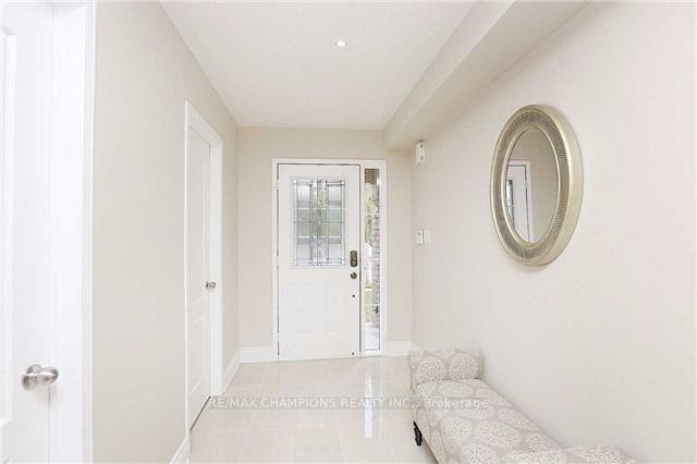 Photo 14 of 152 Queen Mary Drive, Brampton, Fletcher's Meadow — HOMEH