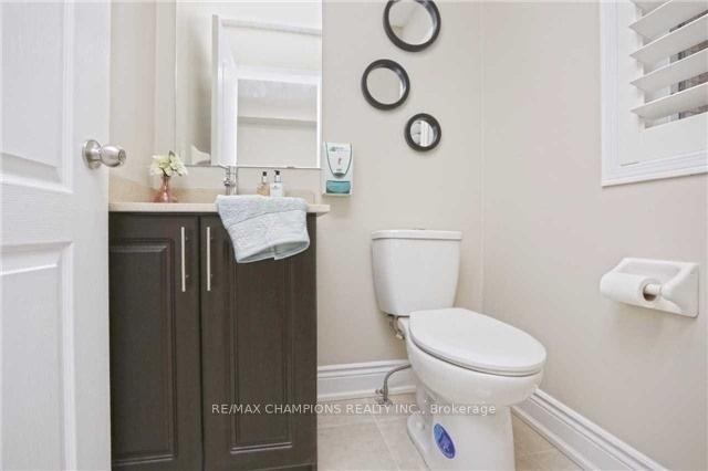 Photo 3 of 152 Queen Mary Drive, Brampton, Fletcher's Meadow — HOMEH