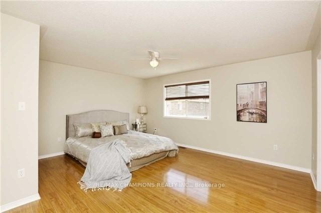 Photo 5 of 152 Queen Mary Drive, Brampton, Fletcher's Meadow — HOMEH