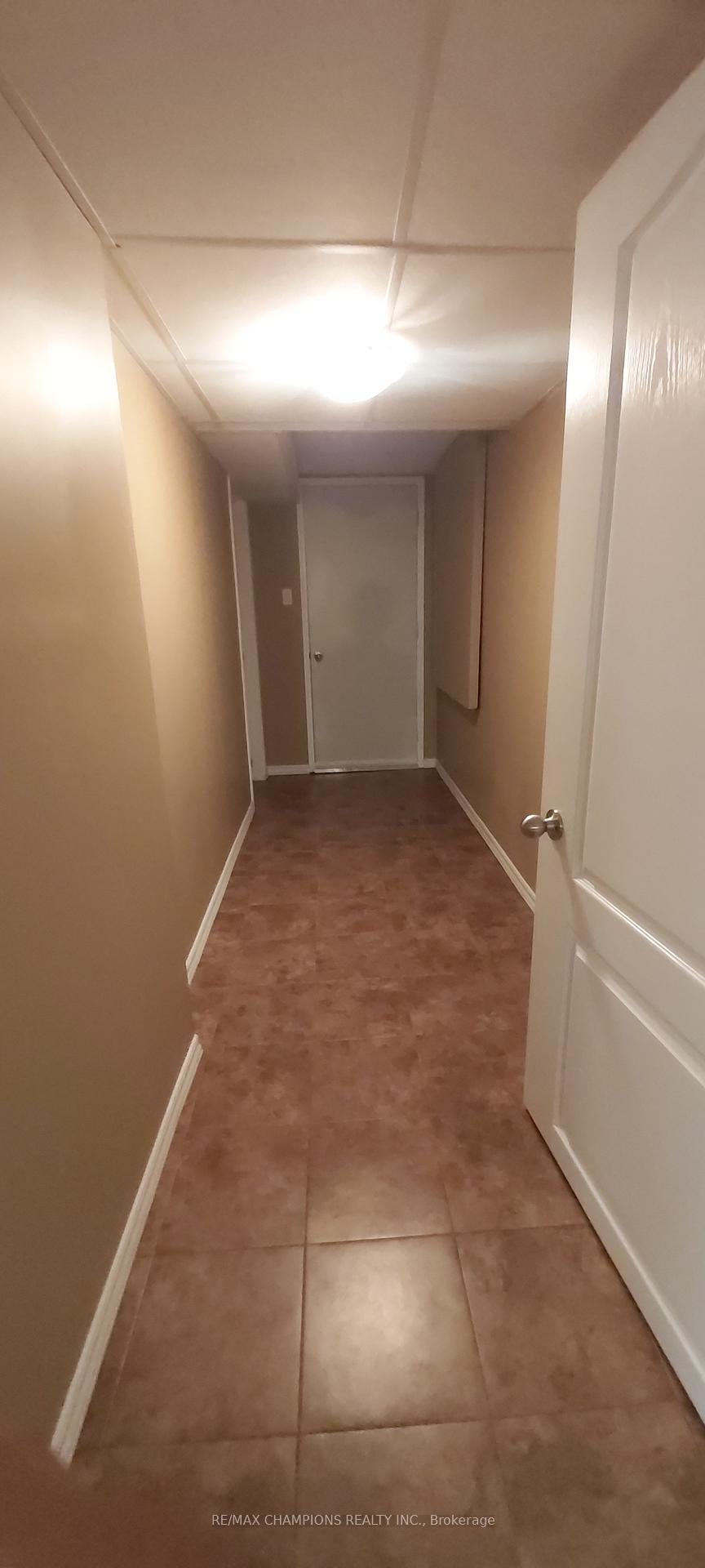 Photo 17 of 152 Queen Mary Drive, Brampton, Fletcher's Meadow — HOMEH