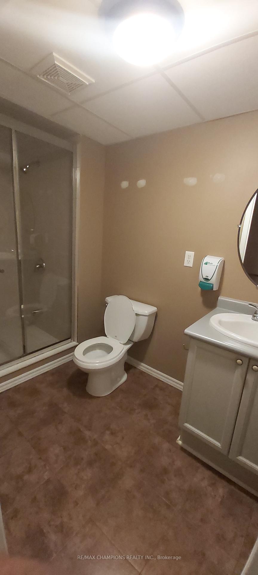 Photo 13 of 152 Queen Mary Drive, Brampton, Fletcher's Meadow — HOMEH