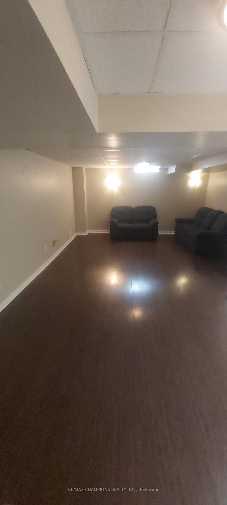 Photo 19 of 152 Queen Mary Drive, Brampton, Fletcher's Meadow — HOMEH