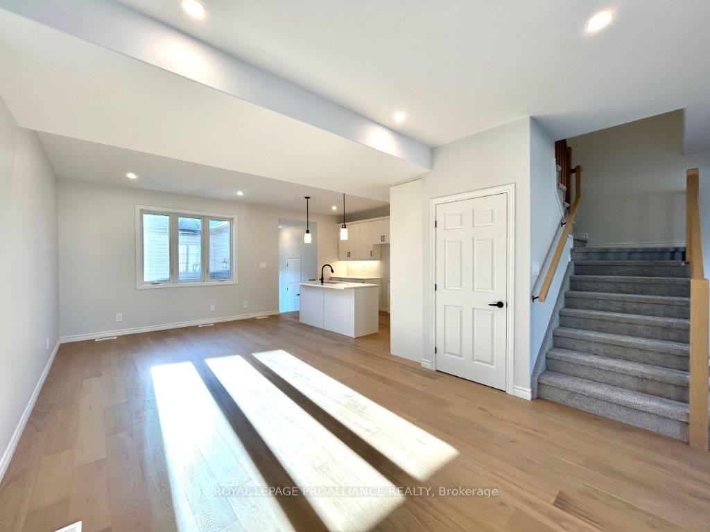 Photo 3 of 26 Riverstone Way, Belleville, Thurlow Ward — HOMEH