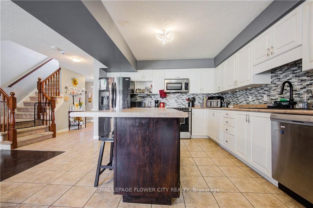 Photo 7 of 187 Huck Crescent, Kitchener — HOMEH