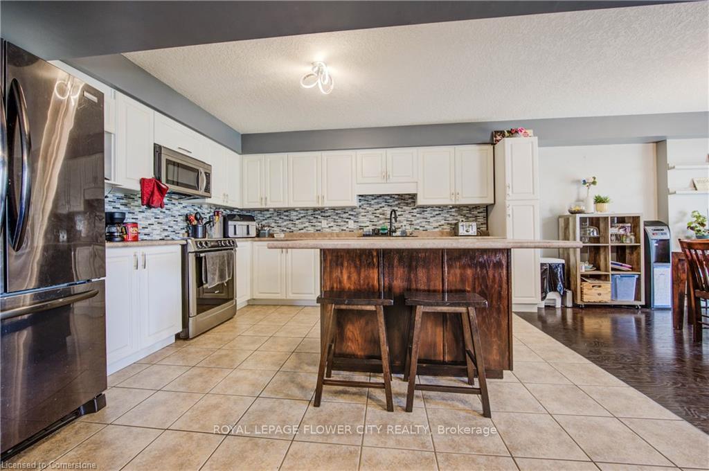 Photo 12 of 187 Huck Crescent, Kitchener — HOMEH