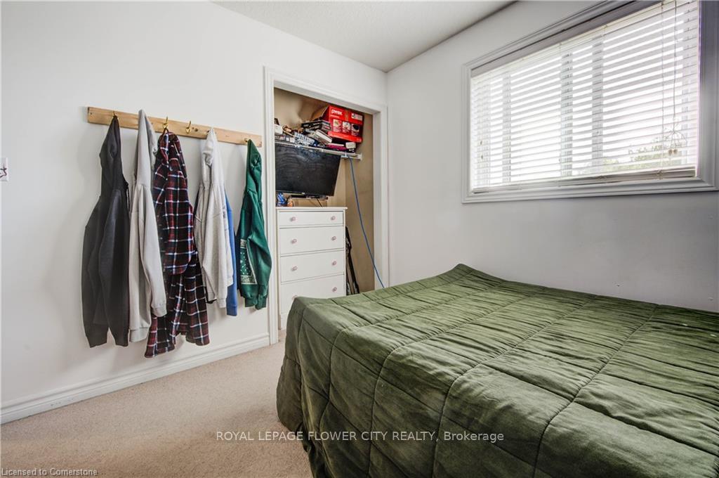 Photo 17 of 187 Huck Crescent, Kitchener — HOMEH