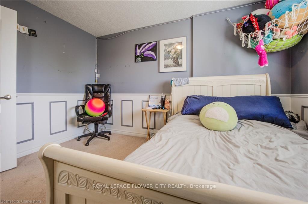 Photo 14 of 187 Huck Crescent, Kitchener — HOMEH