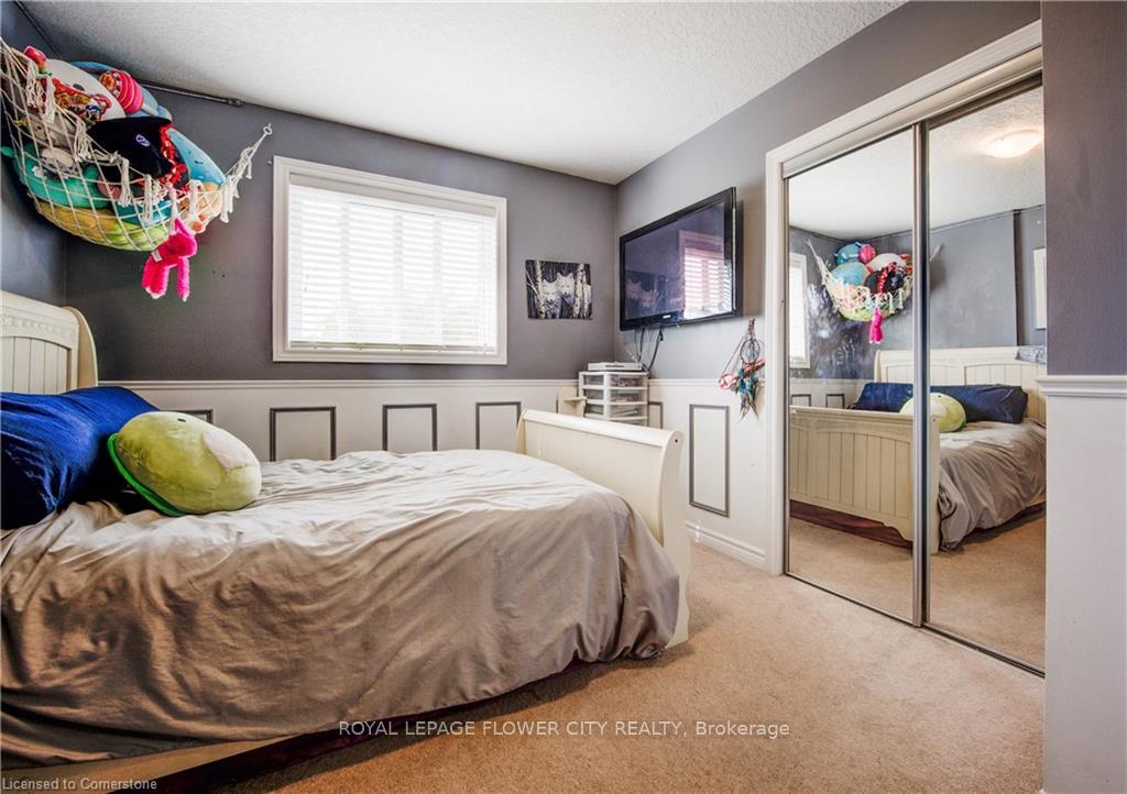 Photo 16 of 187 Huck Crescent, Kitchener — HOMEH
