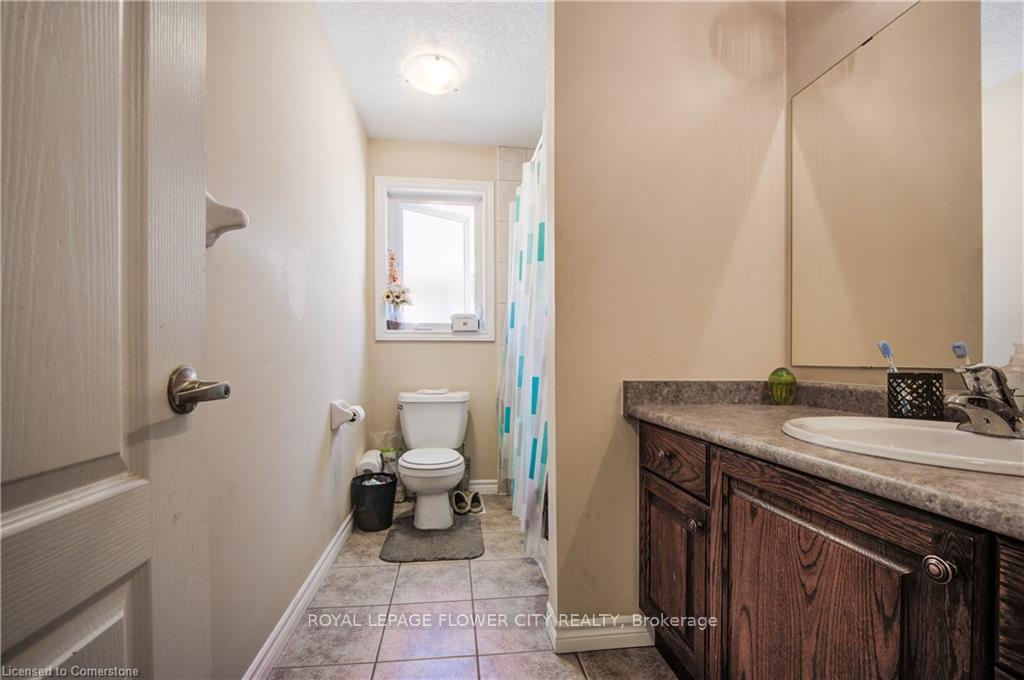 Photo 21 of 187 Huck Crescent, Kitchener — HOMEH