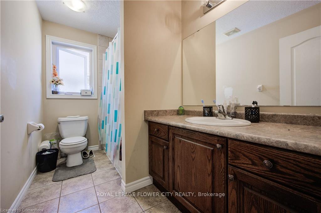 Photo 19 of 187 Huck Crescent, Kitchener — HOMEH