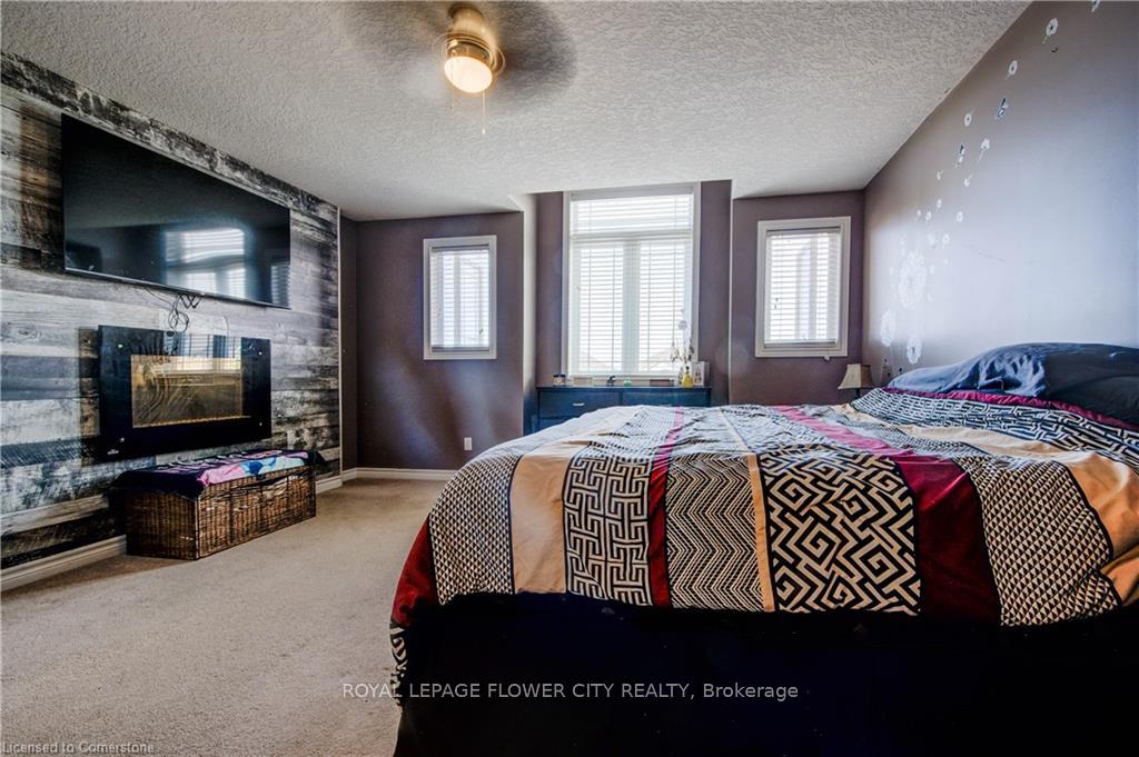 Photo 24 of 187 Huck Crescent, Kitchener — HOMEH